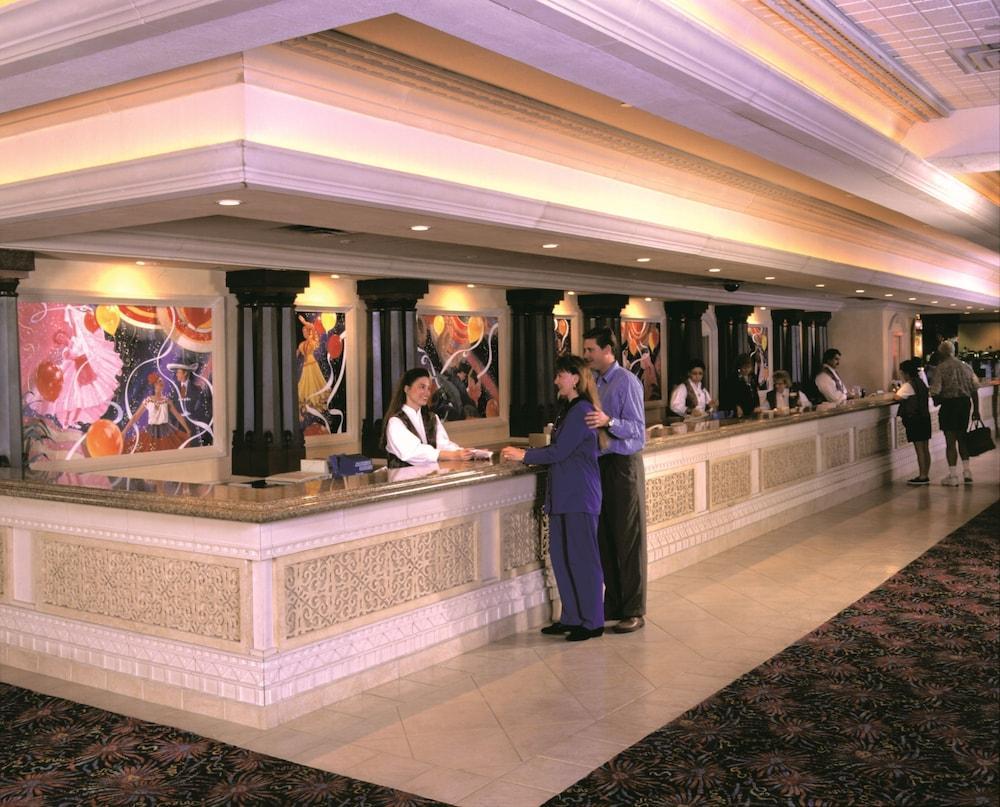 ホテル ハラーズ・ラフリン ビーチ リゾート&カジノ エクステリア 写真
